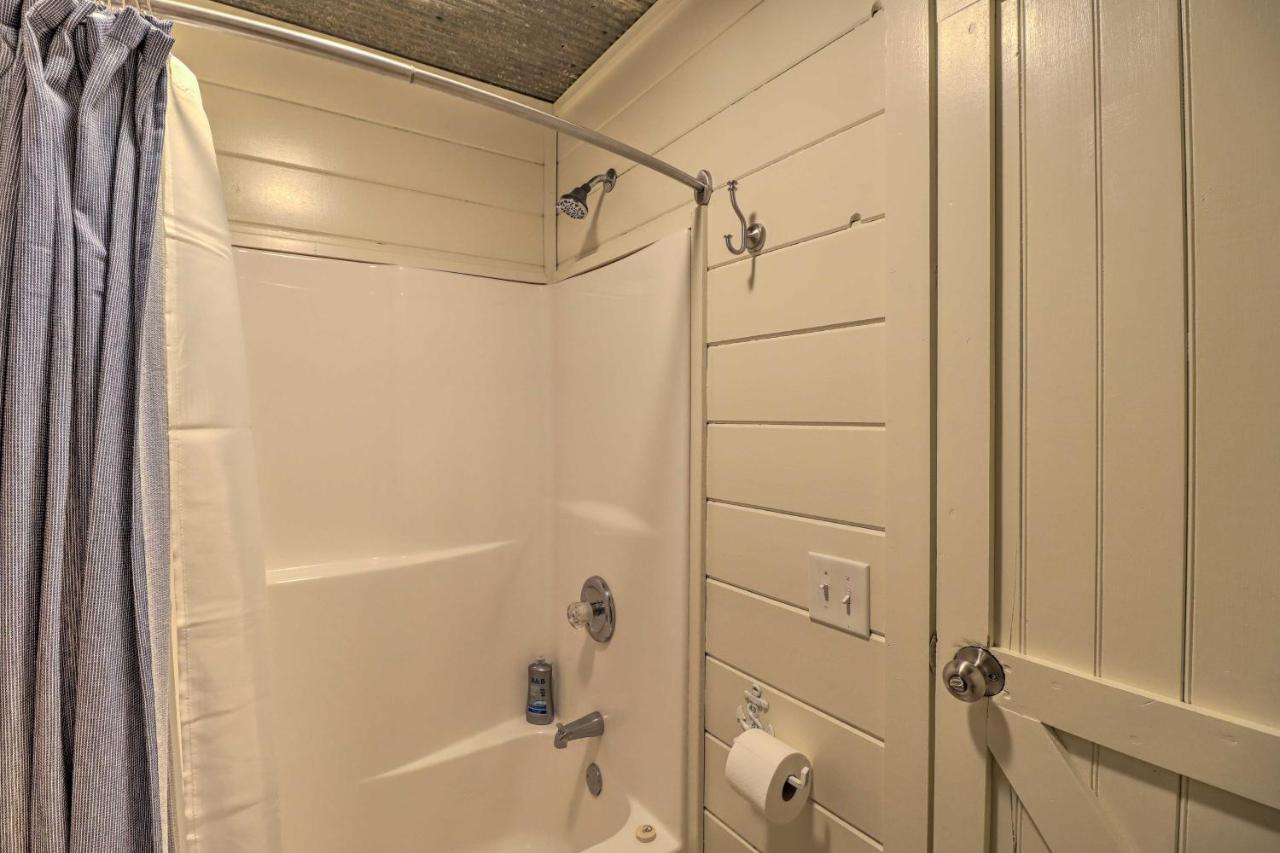 Pet-Friendly Studio With Loft And Mountain Views! Екстериор снимка
